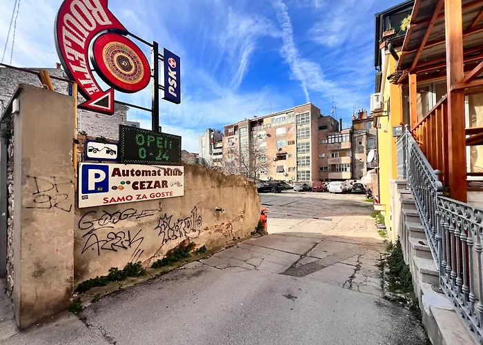 Arta Center Ii - With Private Parking شقة بولا